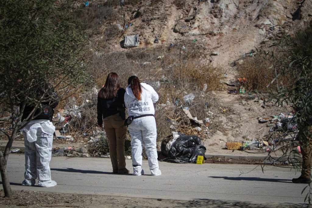 Hallan cadáver flejado en bolsas de plástico