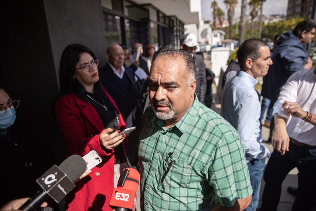 Comerciantes se manifiestan y les cierran las puertas de CANACO