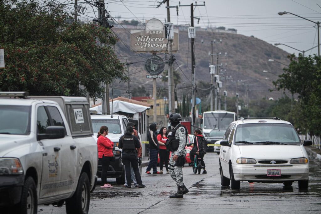 Acribillan a un hombre en la caseta de entrada de su privada