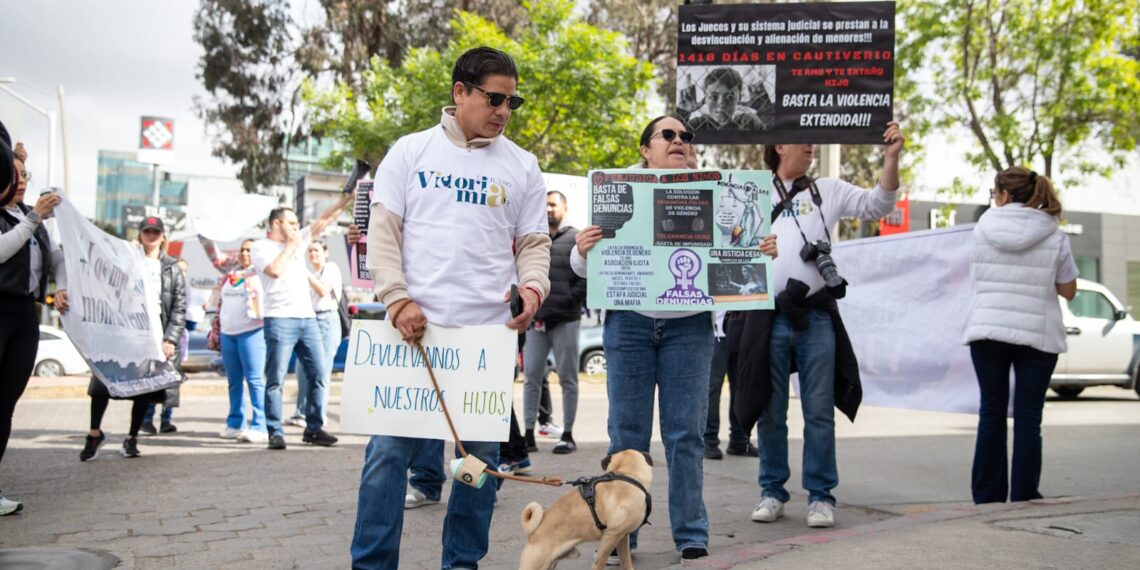 Queremos custodia compartida: marchan contra la obstrucción del vínculo filial en Tijuana