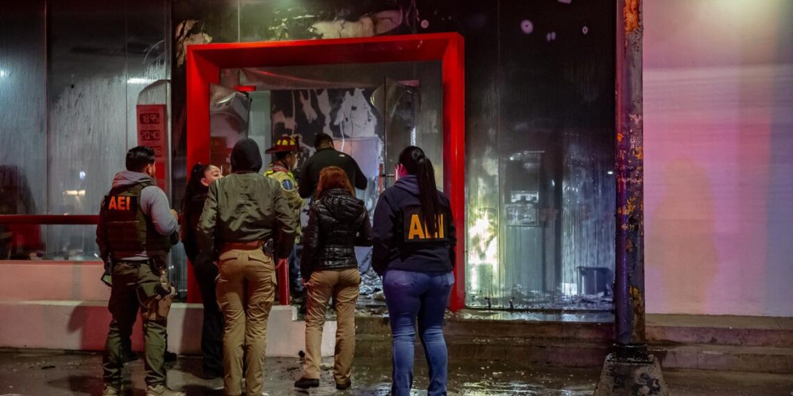 Persona en situación de calle provoca incendio en cajeros automáticos