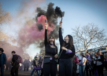 Marea Morada toma Zona Río por el 8M