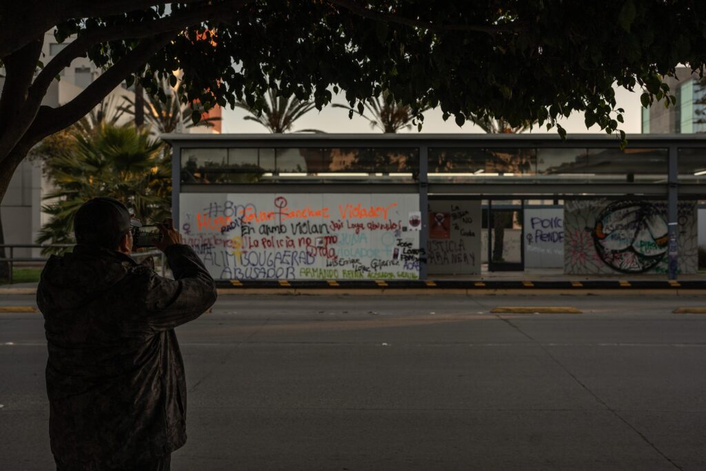 Este domingo permanecen las consignas de protesta por el 8M