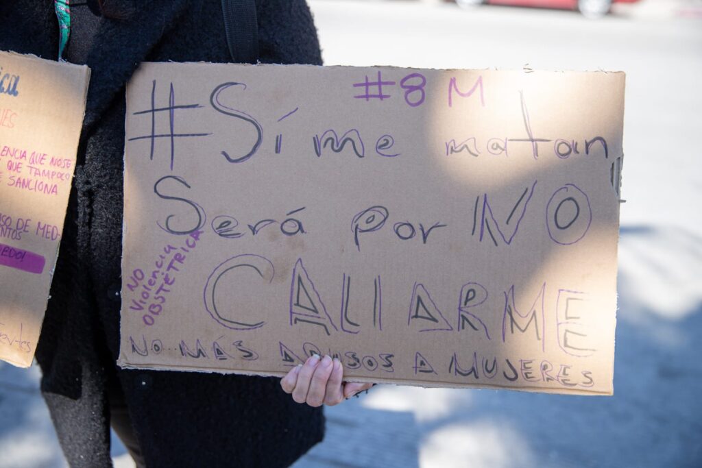 Protesta contra la violencia obstétrica en el Hospital Materno Infantil