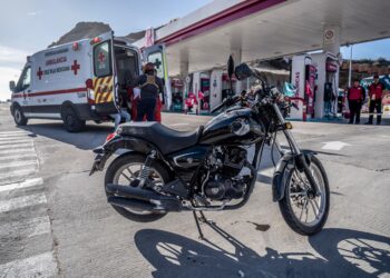 Atropellan a dos mujeres motociclistas en la entrada a Playas de Tijuana