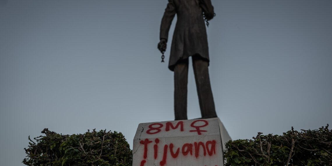 Este domingo permanecen las consignas de protesta por el 8M