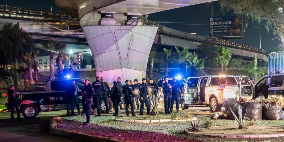 Persecución en Vía Rápida Poniente termina con detenidos en La Ermita