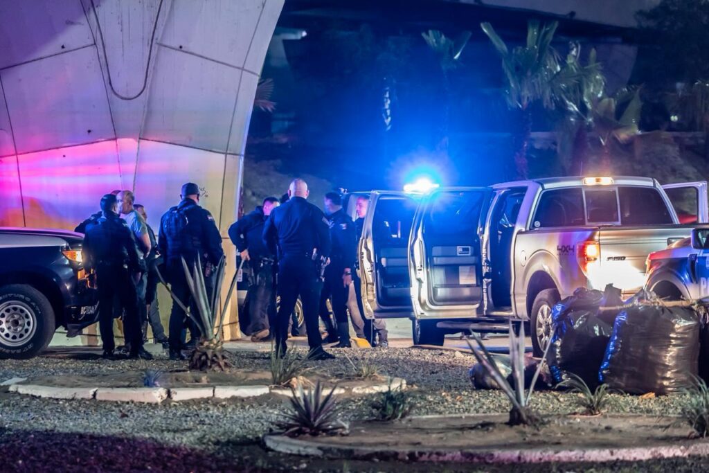 Persecución en Vía Rápida Poniente termina con detenidos en La Ermita