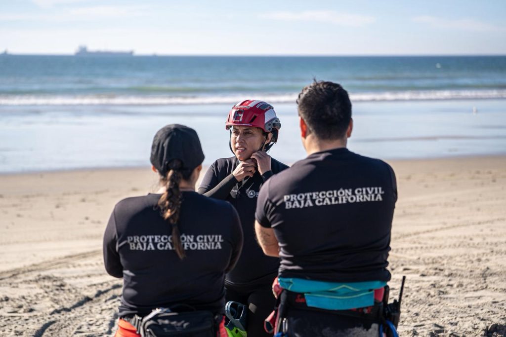 Búsqueda de joven desaparecido en el mar en Playas de Rosarito continúa