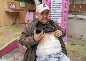 Padre con cáncer de colon pide apoyo para sostener a sus cuatro hijos