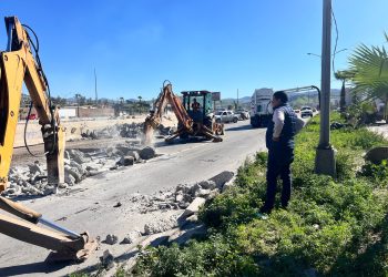 Socavón en Vía Rápida Poniente: piden usar Insurgentes como ruta alterna