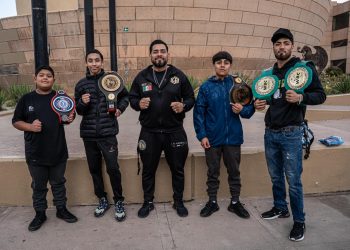 Jóvenes boxeadores de Tijuana venden chocolates para ir a torneo nacional