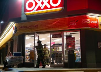 Intentan incendiar un OXXO en Los Laureles; Fiscalía abre investigación