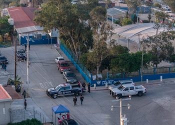 Narcomanta en primaria de la colonia Lázaro Cárdenas suspende clases