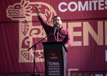 Ismael Burgueño toma protesta a 1,091 comités vecinales de Tijuana