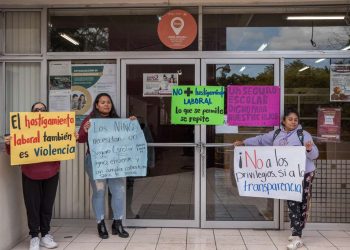 Toman oficinas del ISEP en Tijuana por falta de maestros y pagos atrasados
