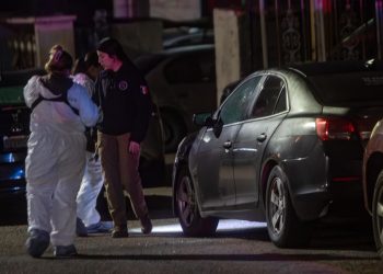 Asesinan a hombre en la colonia Presidentes; lo hallan dentro de un sedán