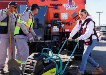 Maquinaria de bacheo en Mexicali refuerza “Calles Seguras, Familias Seguras”