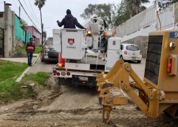 Tijuana: Ciudad Limpia mejora vialidades y alumbrado en tres delegaciones
